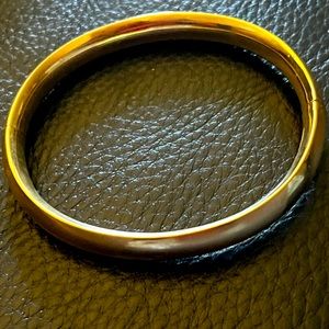 GORGEOUS GOLD HINGE VINTAGE BRACELET Polished matte design pattern